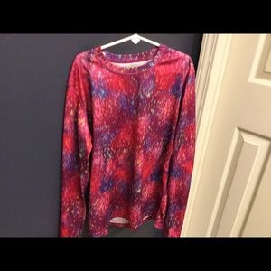 Long sleeve athletic shirt